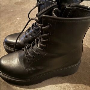 Black Lace-Up Women's combat Boots